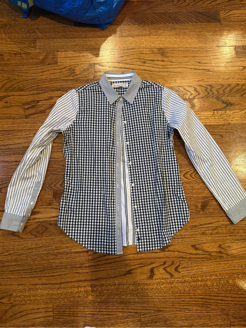 Abercrombie & Fitch Navy and White Mixed-Pattern Button-Up Shirt